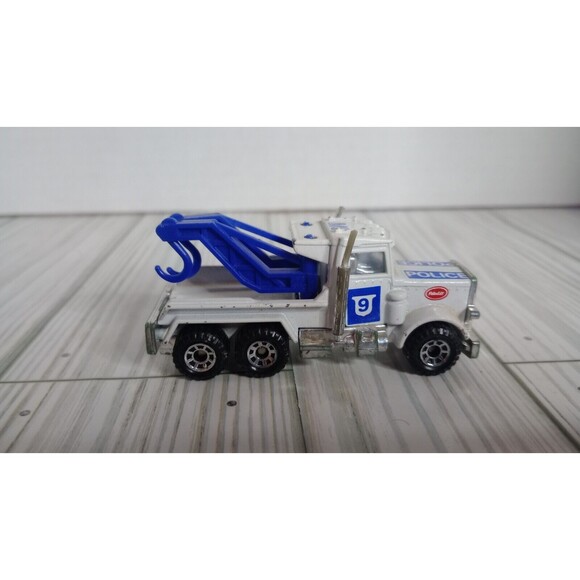 VTG 1981 Lesney Matchbox MB61 Peterbilt M9 Police Wreck Truck Diecast Toy CB21 - Picture 3 of 7